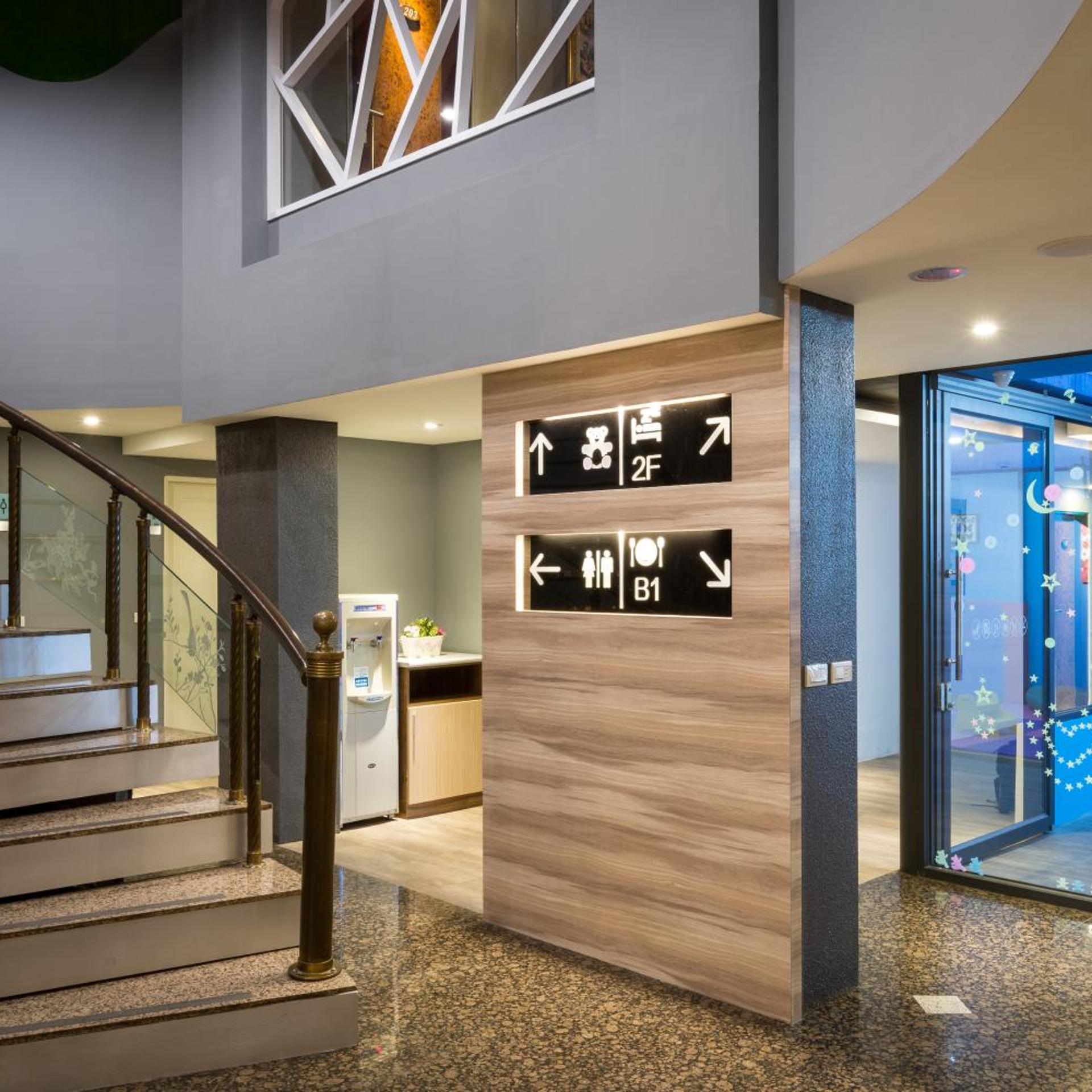 Yadi Hotel 5/53