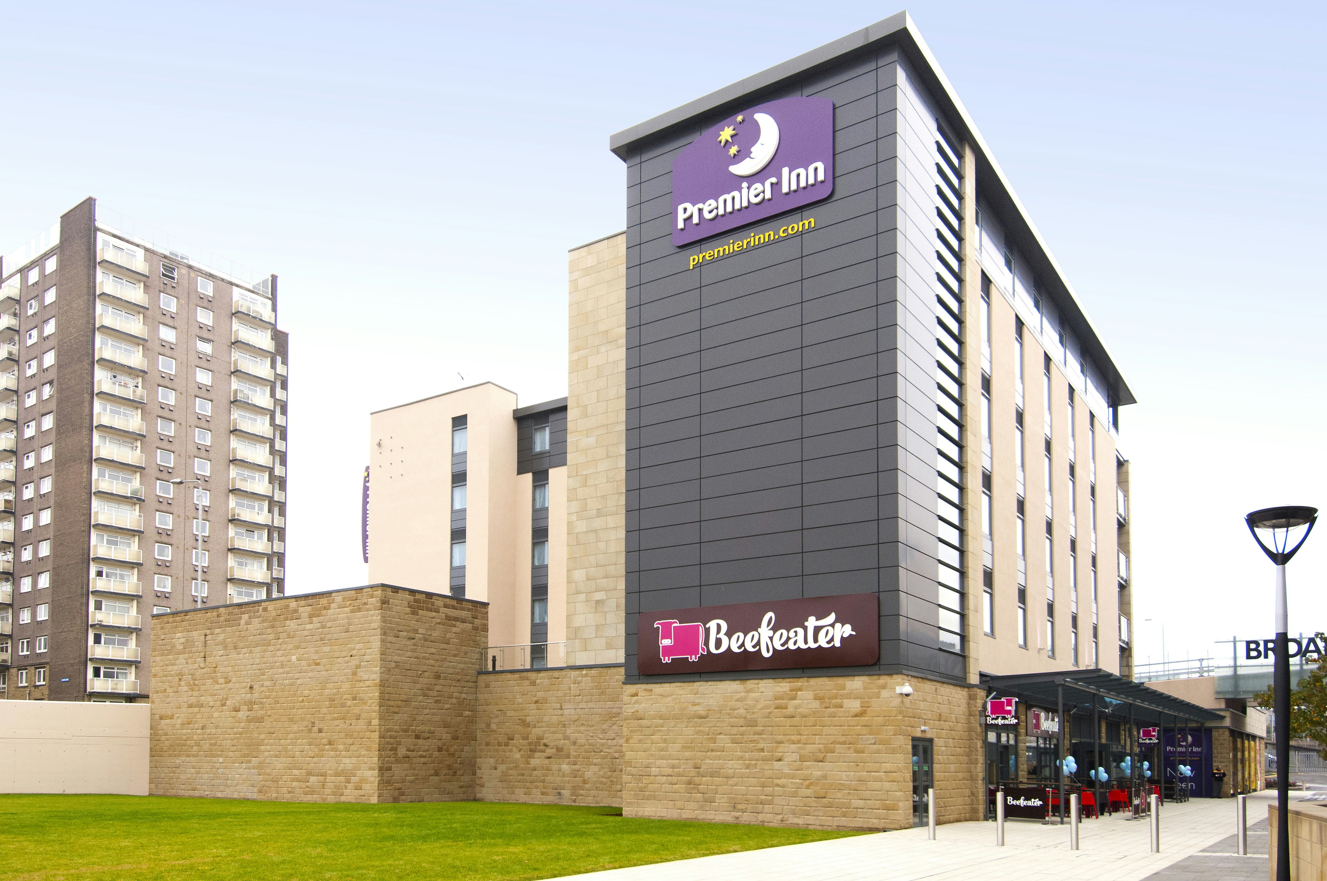Premier Inn Halifax Town Centre 44/48