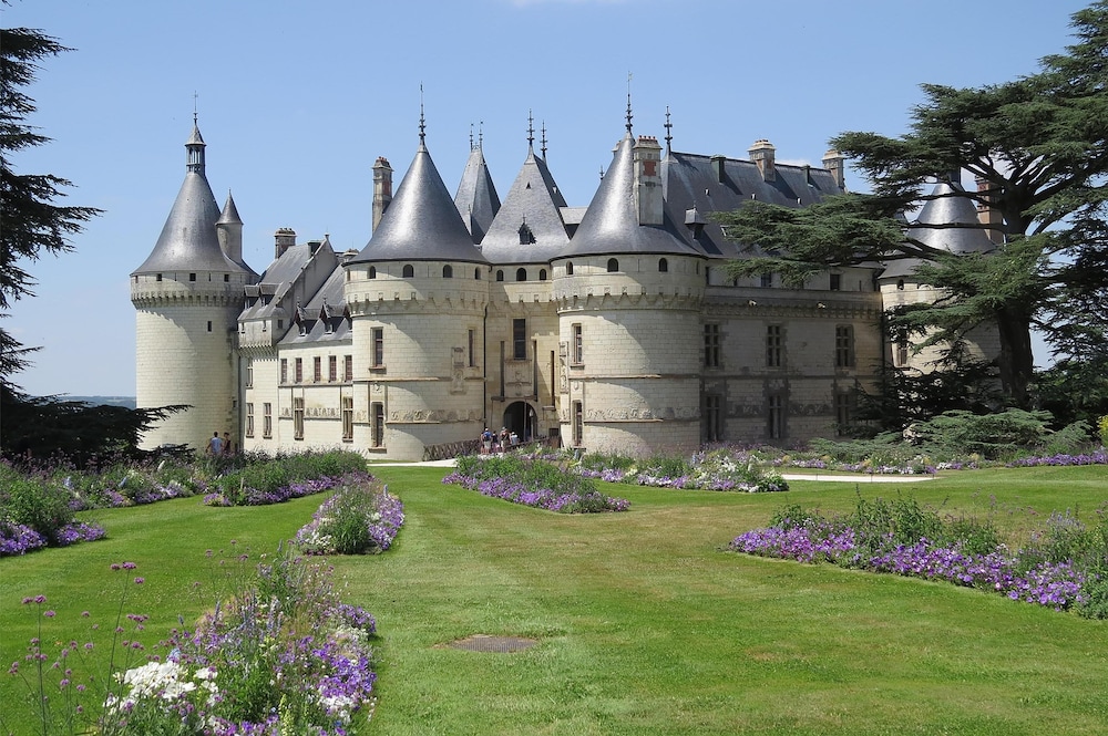 Kyriad Prestige Compiegne 63/65