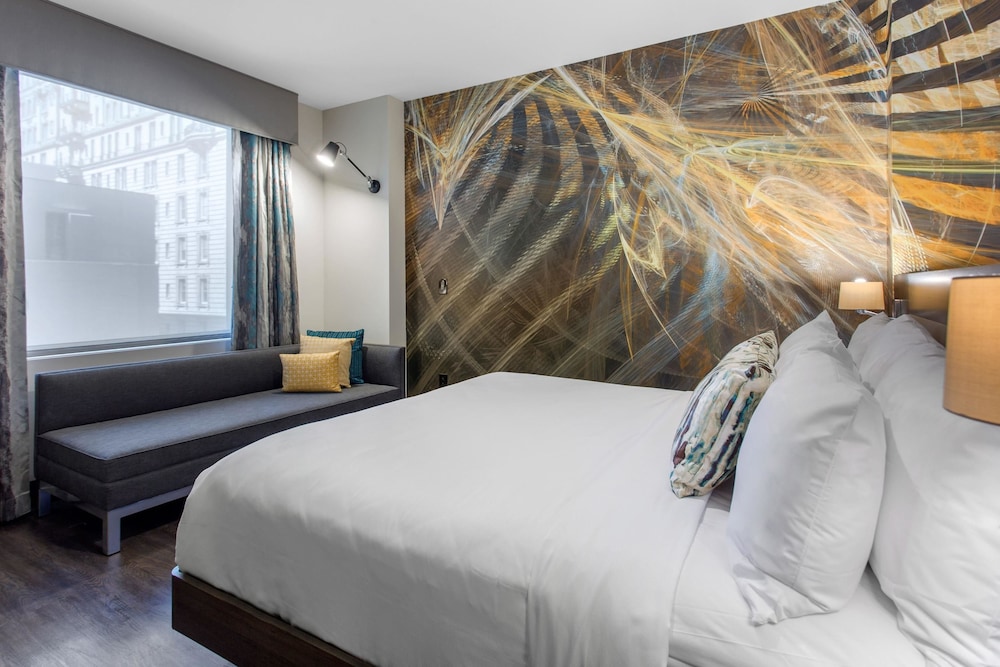 Cambria Hotel Philadelphia Downtown - Center City 15/60