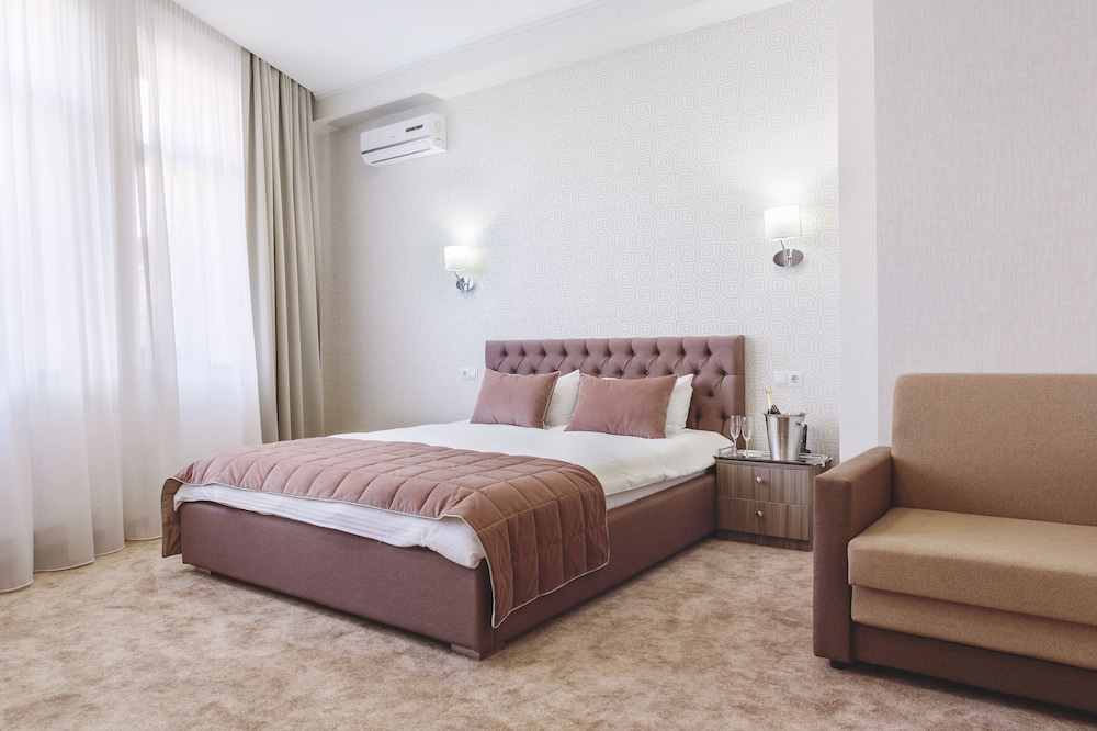 Familion Aparthotel 15/50