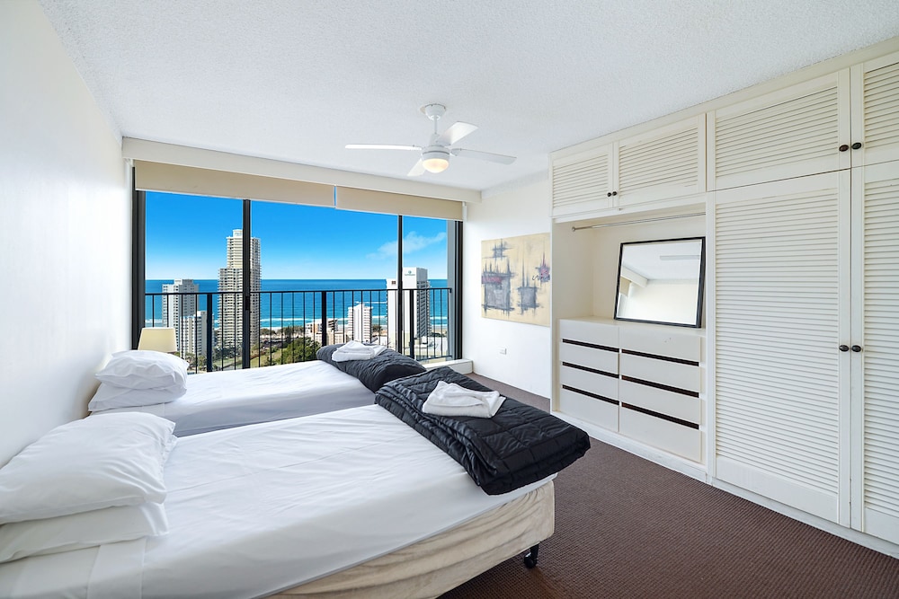 Condor Ocean View Apartments 20/74