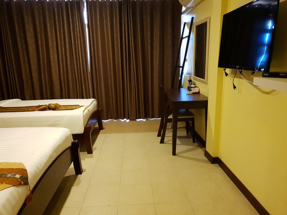 Talay Sai Hotel At Thung Wua Laen 22/76