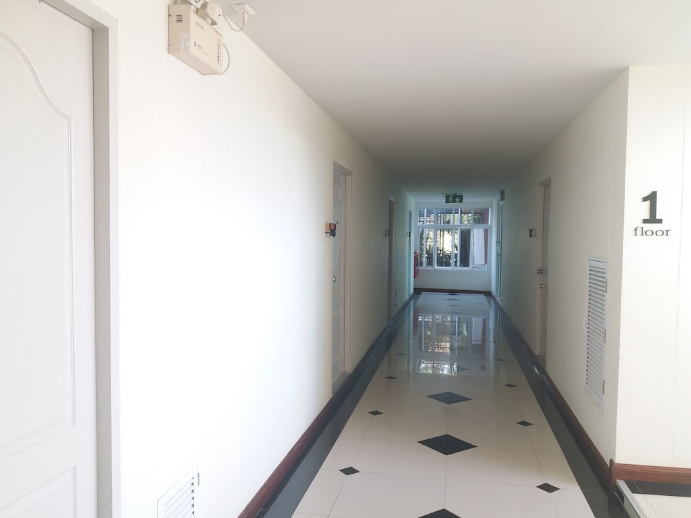 Grand Lopburi Hotel 10/30