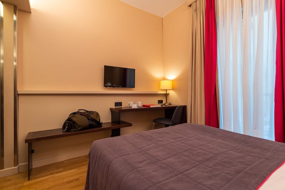 INNER, ECONOMY, DOUBLE BED, COURTYARD VIEW