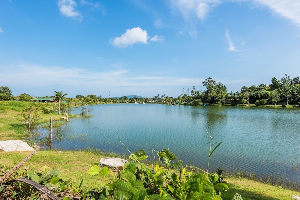 Chalong Miracle Lakeview Resort & Spa 87/100