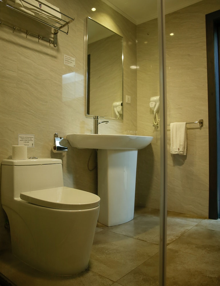 Kiriri Garden Hotel 48/50