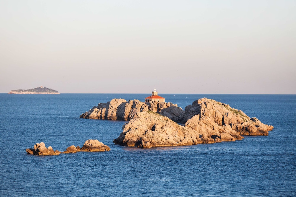 Dubrovnik Palace 40/50