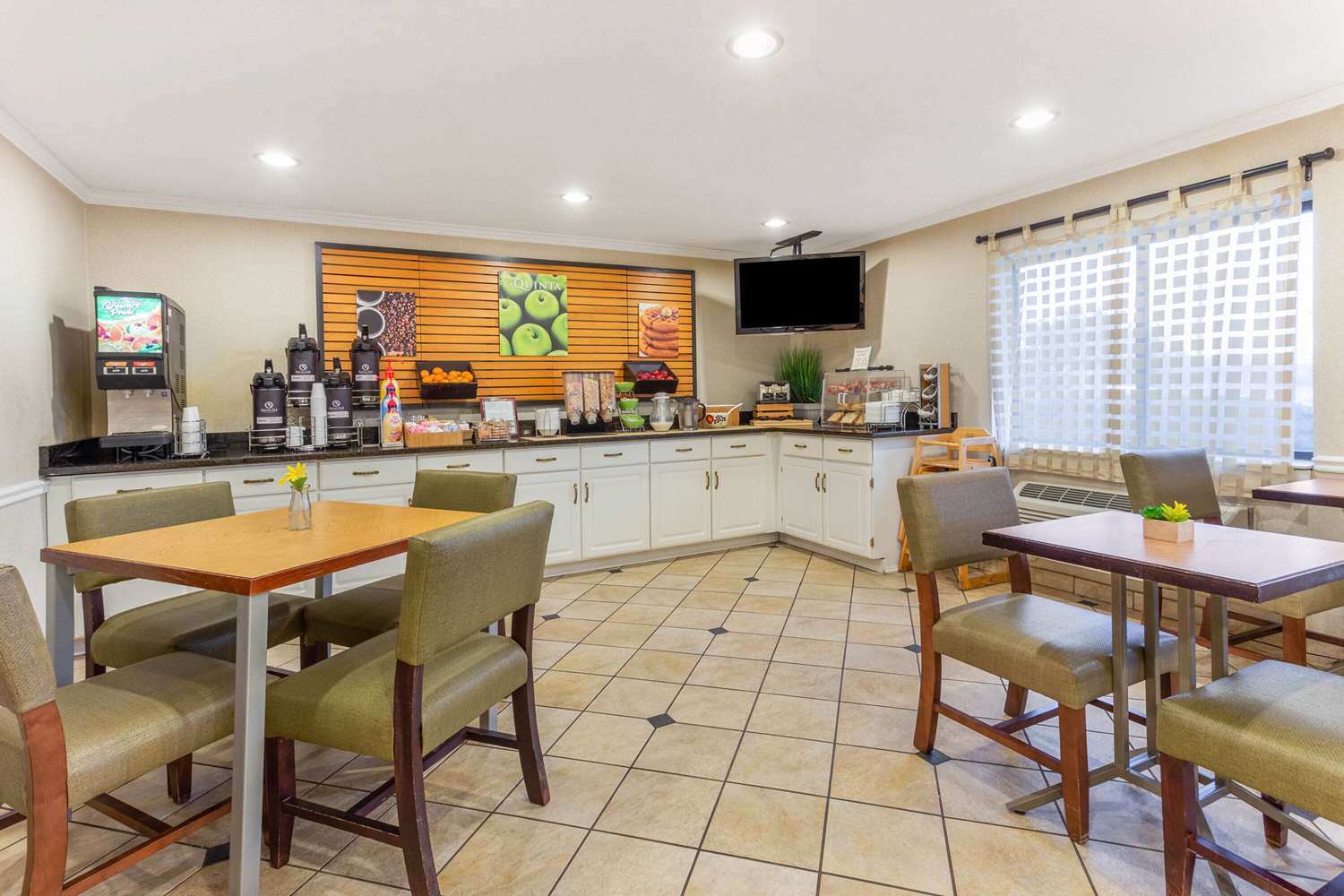La Quinta Inn & Suites By Wyndham Chicago Gurnee 34/51
