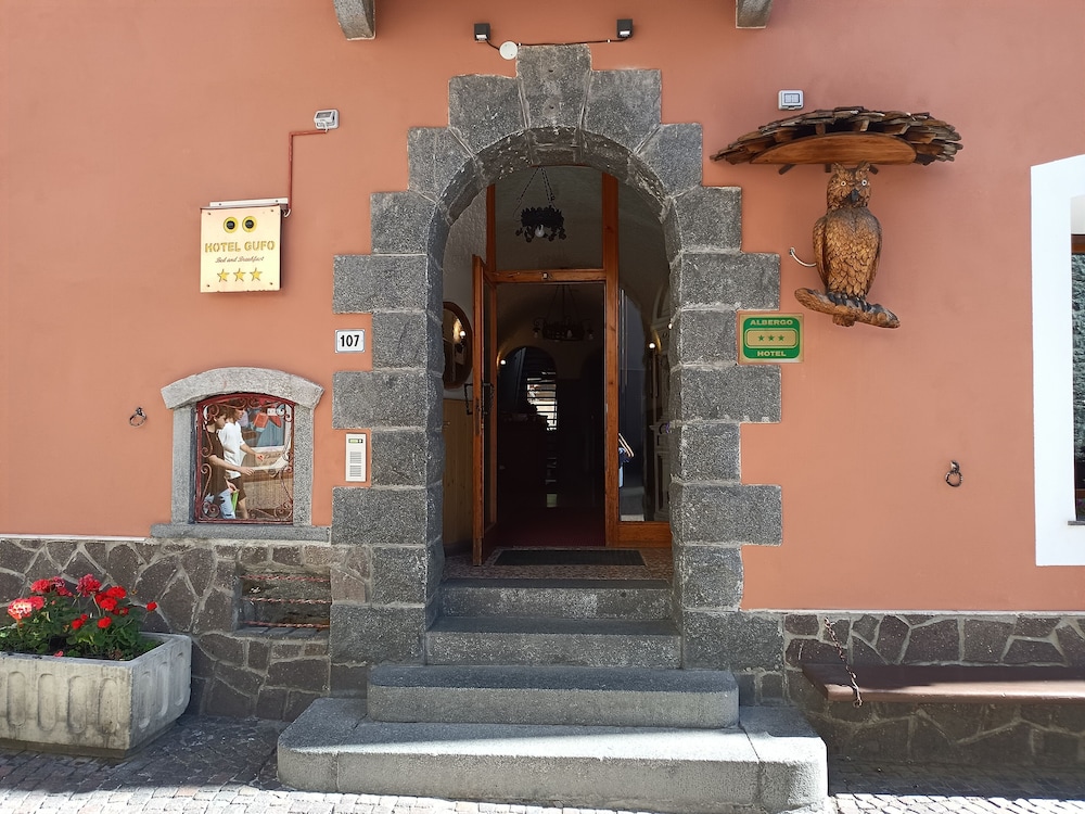 Gufo Hotel Sat Arr Dep Only 7/47