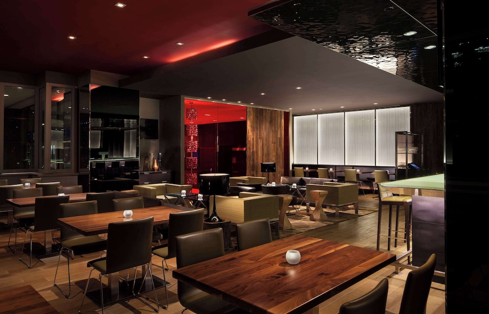 HYATT REGENCY VANCOUVER 42/72