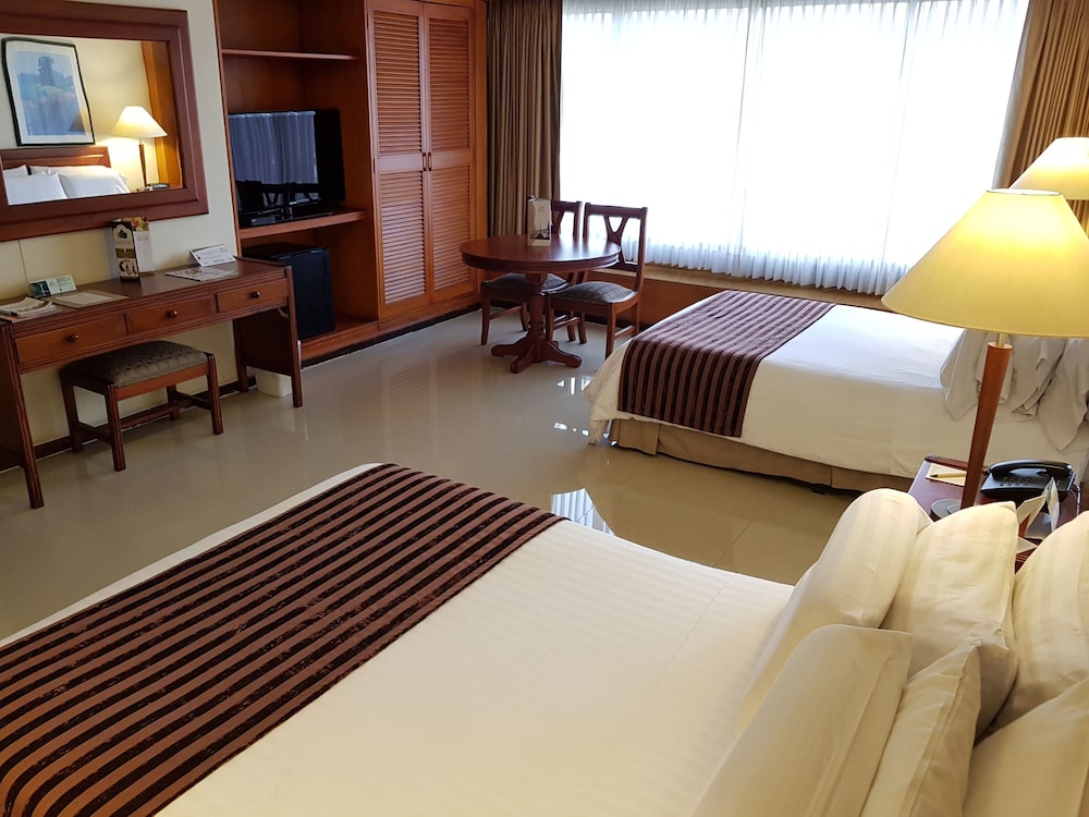 Torre de Cali Plaza Hotel 12/67