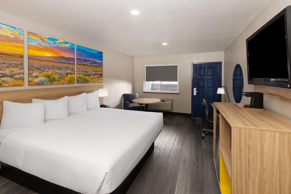 Days Inn By Wyndham El Paso West 11/50