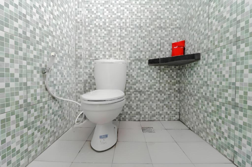 Reddoorz Plus Near Palembang Square Mall 32/33