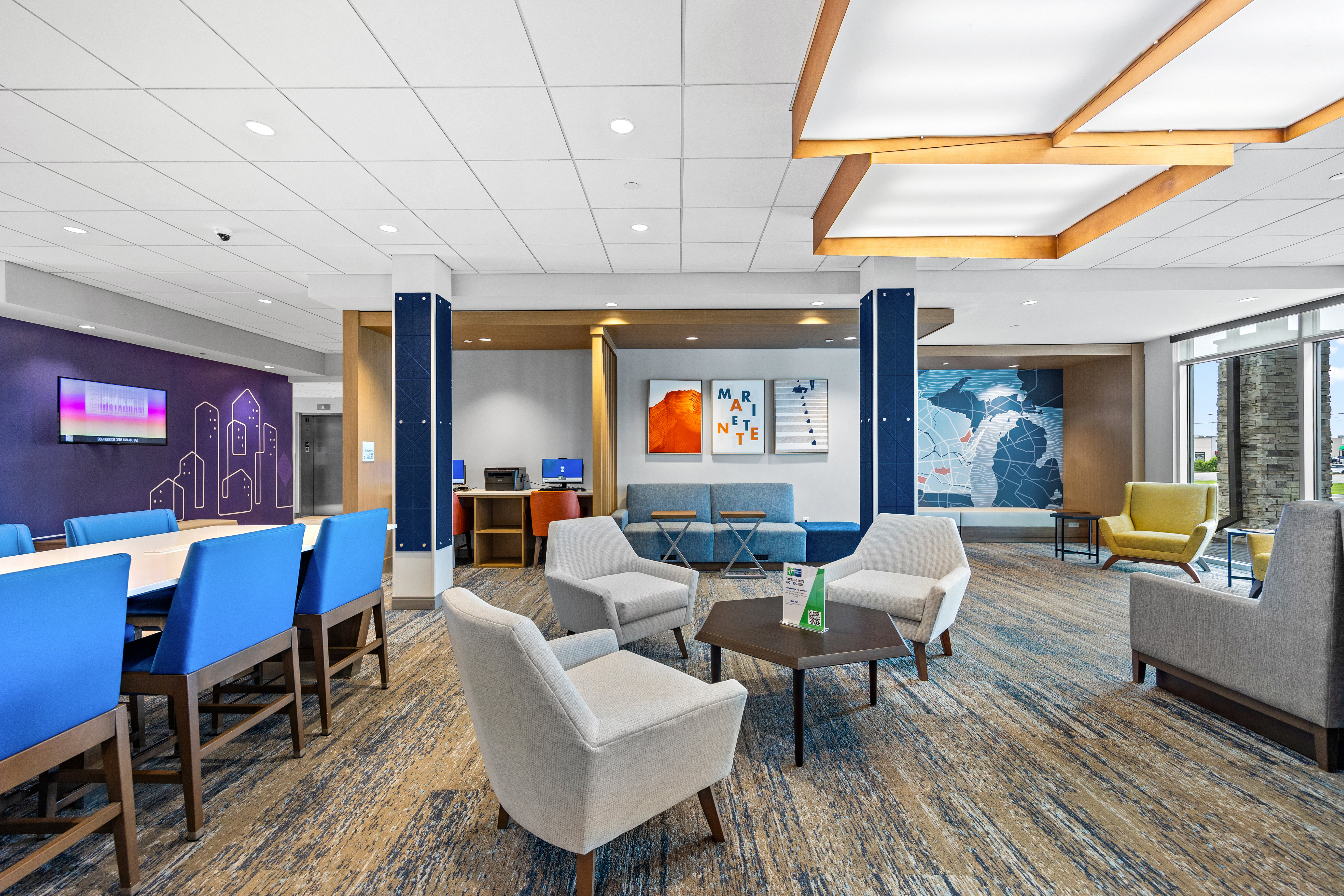 Holiday Inn Express & Suites MARINETTE 31/35