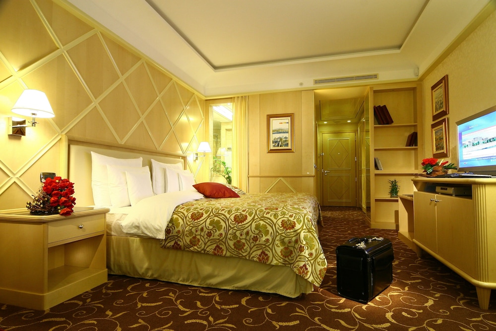 SUPERIOR, DOUBLE OR TWIN BED, SEA VIEW, BALCONY