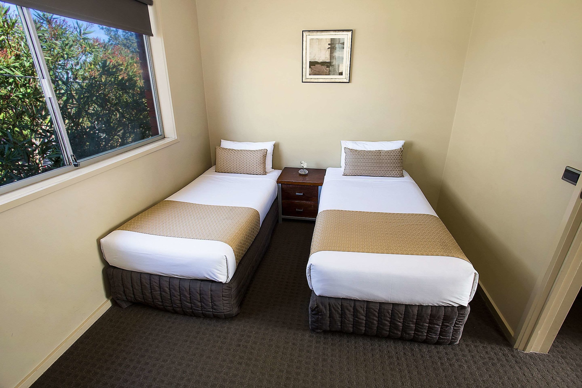3 Bedrooms, Spa, Suite, 2 Queen and Twin Beds