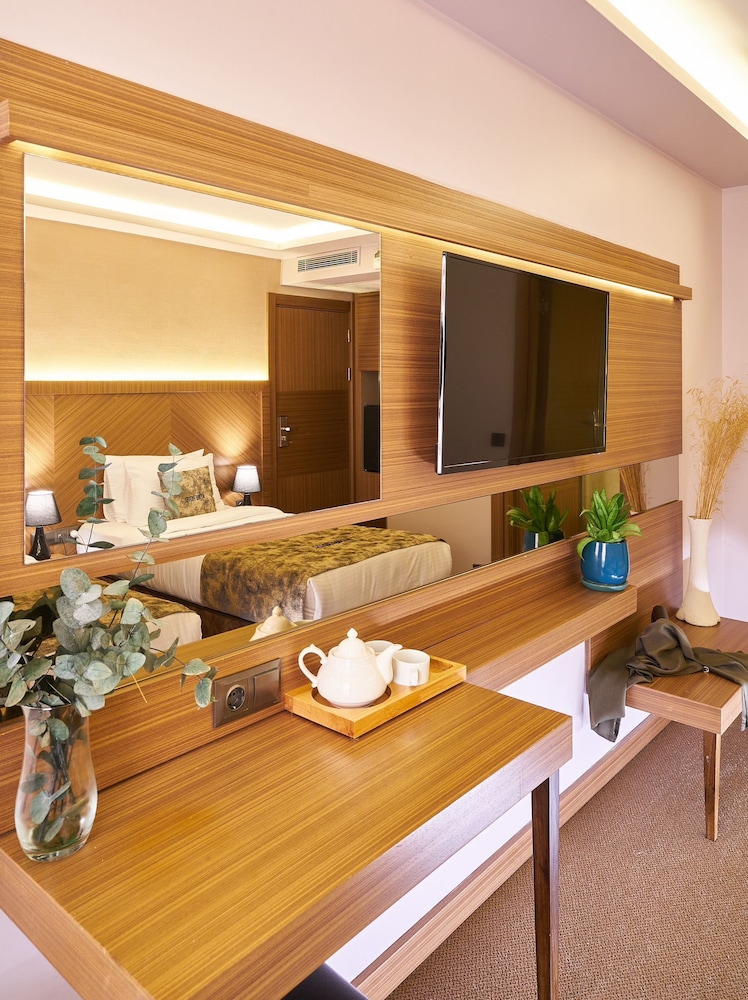 Atro Hotel 44/44