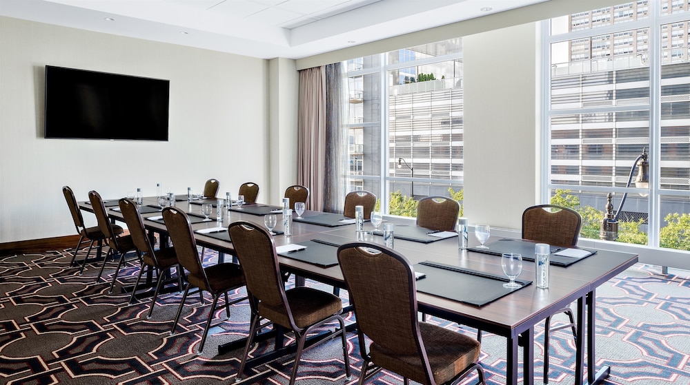 Hilton Garden Inn Chicago Mccormick Place 56/71