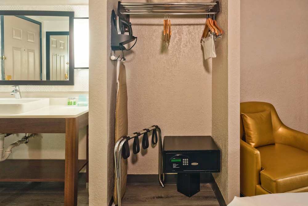 The Palms Inn & Suites 45/45