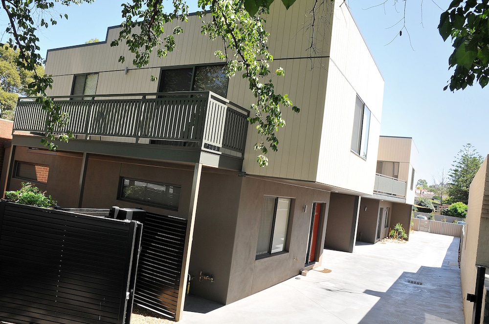National Hotel Complex And Bendigo Central Apartments 7/68