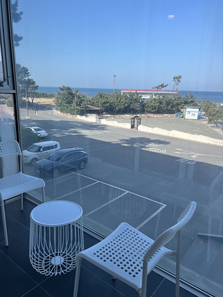 Pine Beach Hotel 20/29