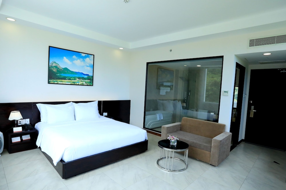 Orson Hotel and Resort Con Dao 15/50