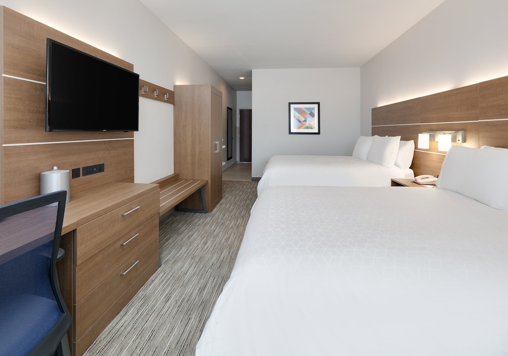 Holiday Inn Express Hotel & Suites San Antonio Nw Near Seaworld 18/76