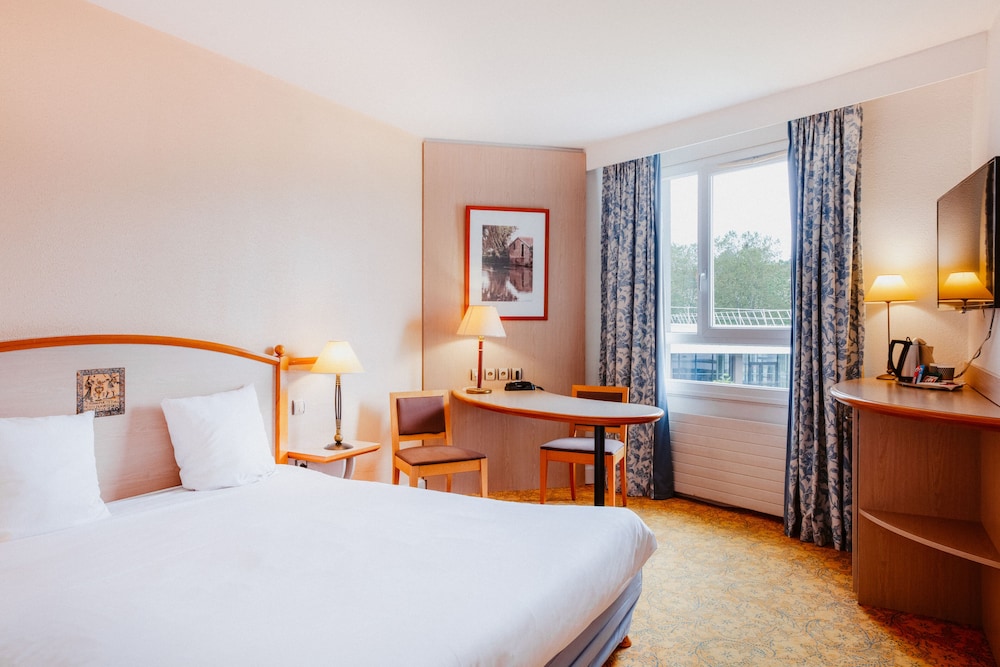 Mercure Nevers Pont De Loire 10/67