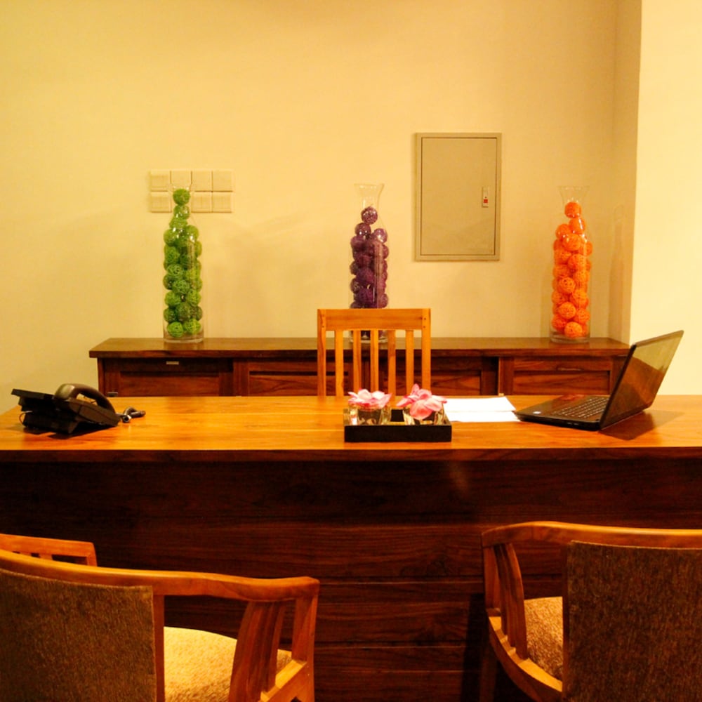 Port View City Hotel 8/46