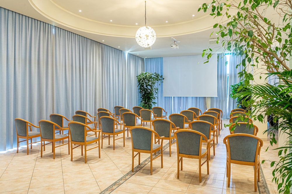 Hotel Adria 56/64