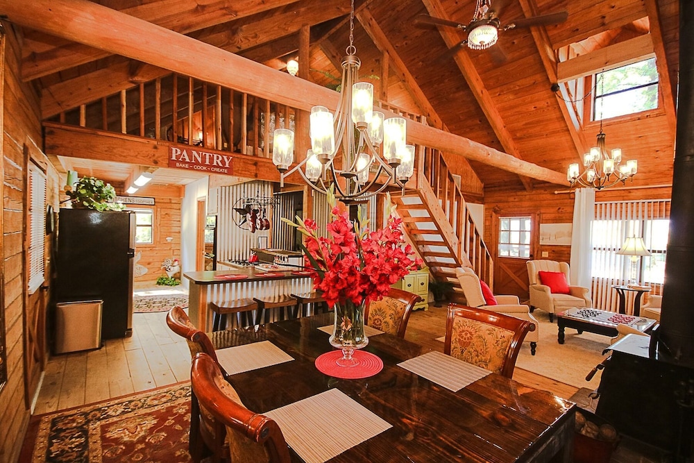 Cora s Cabins 32/50