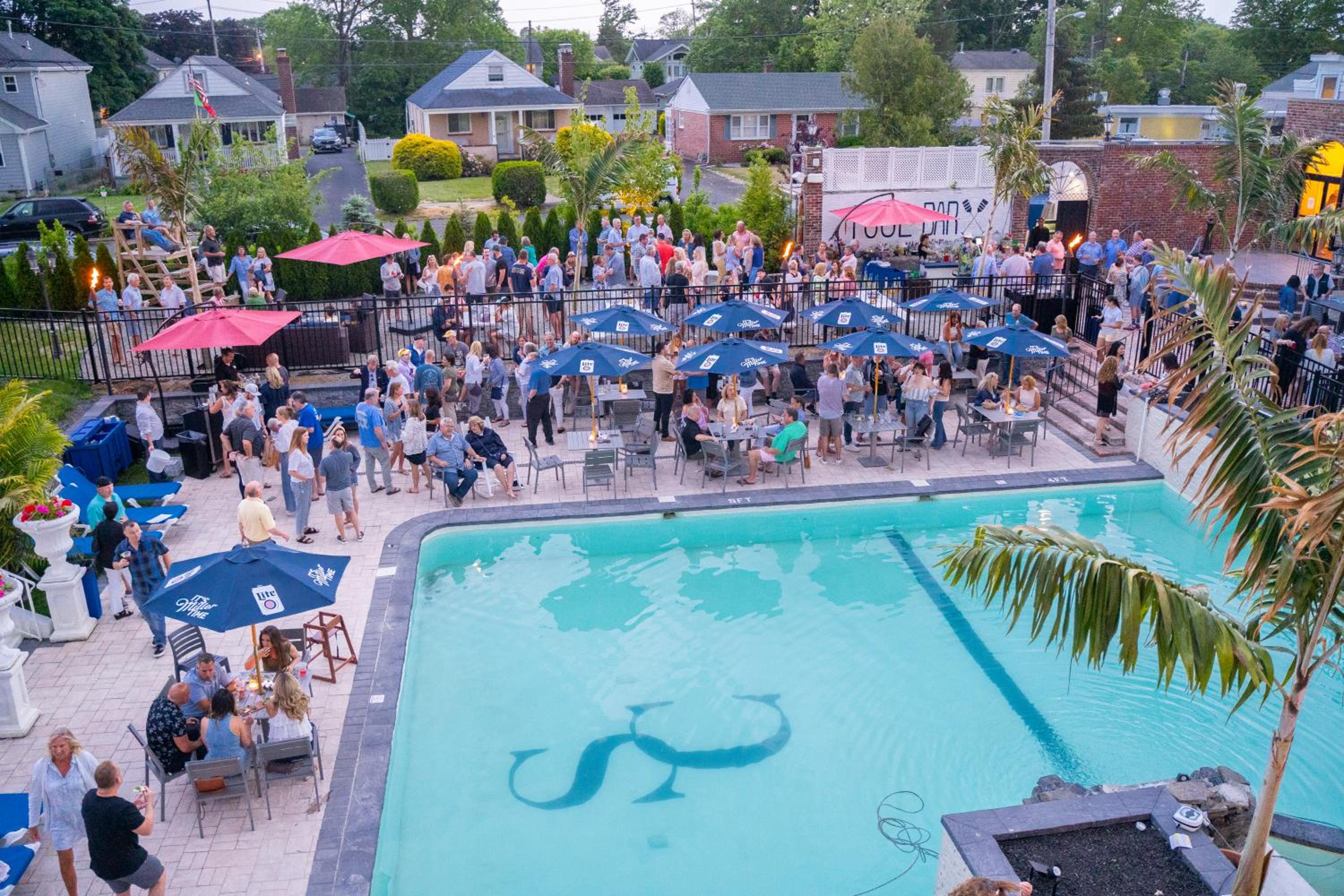 Doolan s Shore Club 16/24