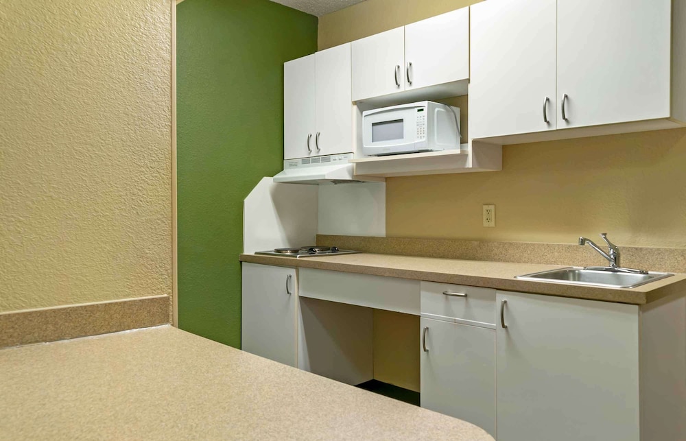 Extended Stay America - Detroit - Madison Heights 50/53