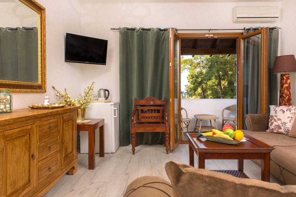 Leandros Hotel 34/50