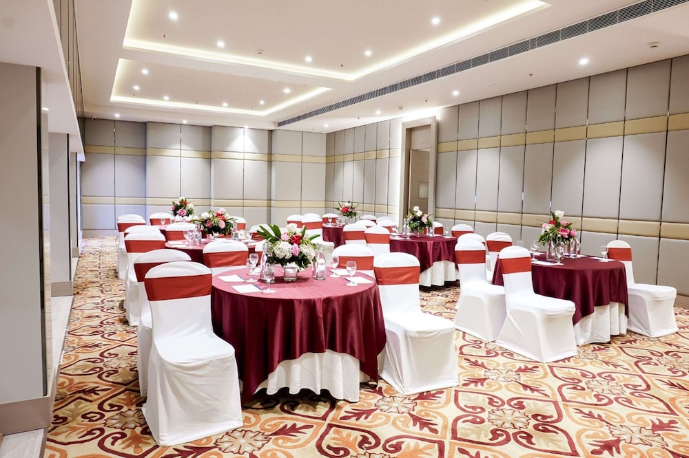 GOLDEN TULIP LUCKNOW 32/39
