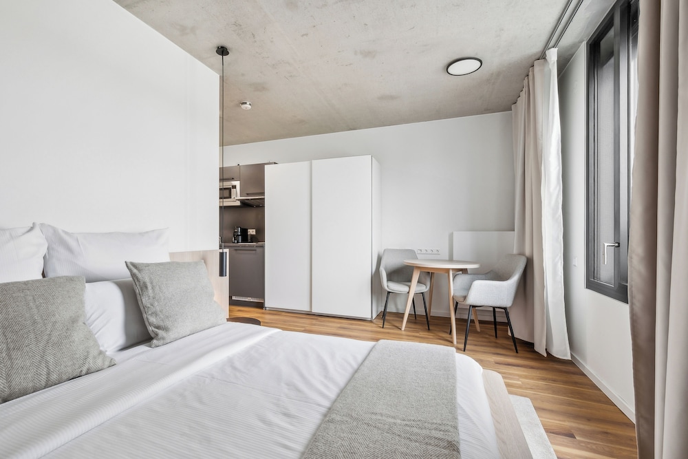 URBAN, STUDIO, ACCESSIBLE