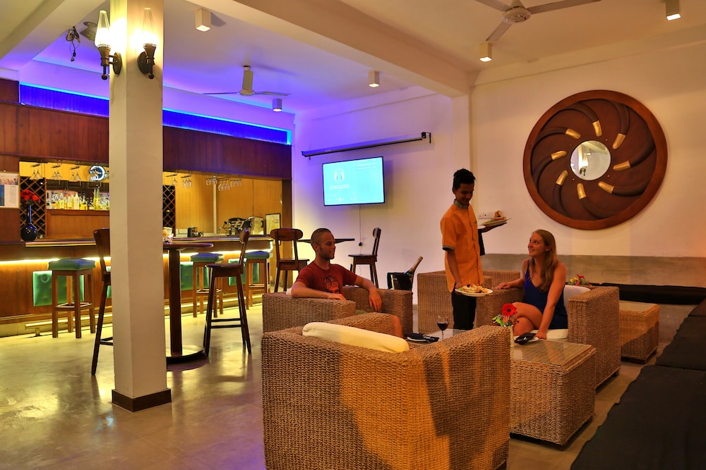 ST. LACHLAN HOTEL AND SUITES 48/64