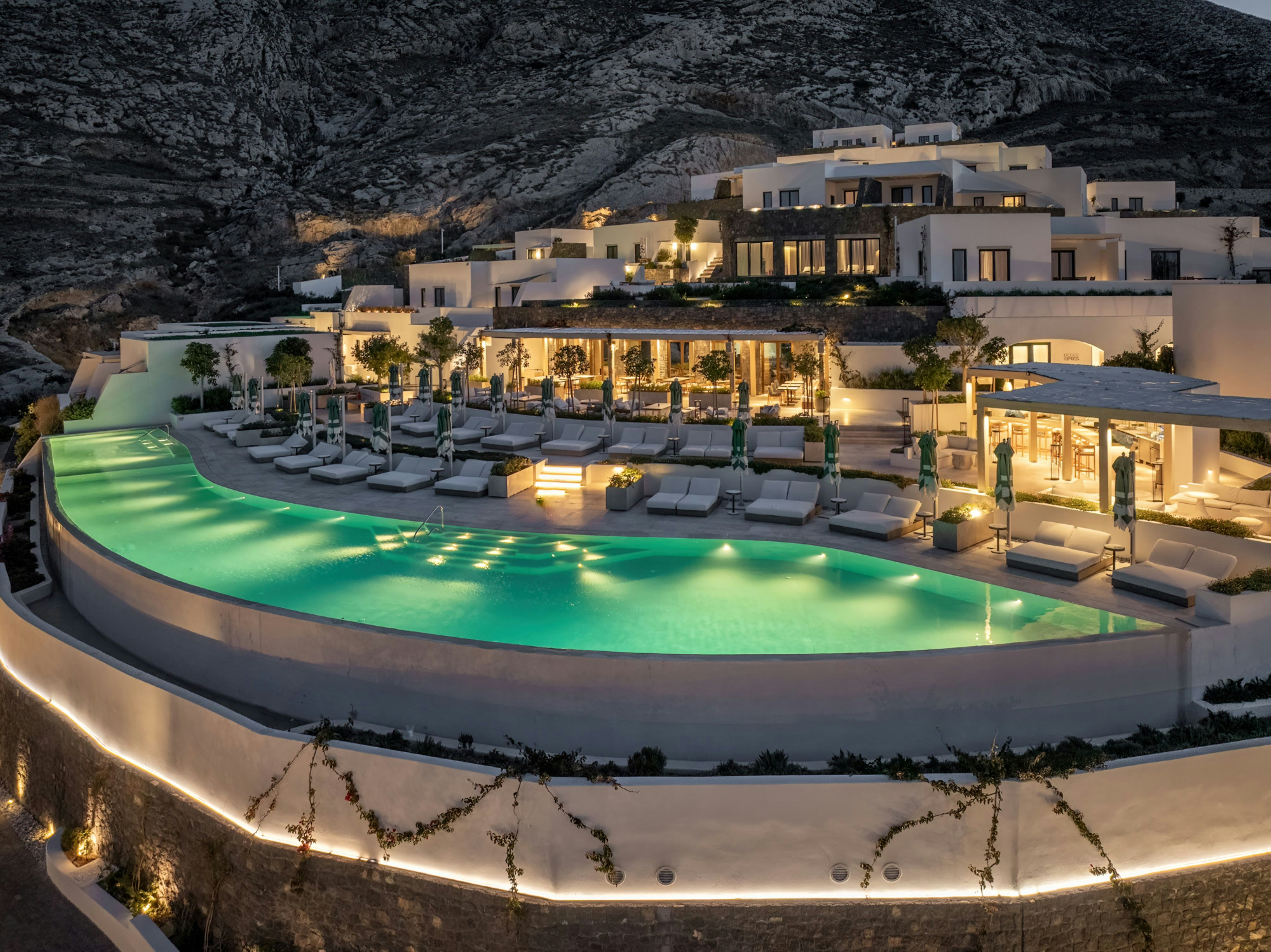 Sandblu Santorini, LXR Hotels & Resorts 32/37