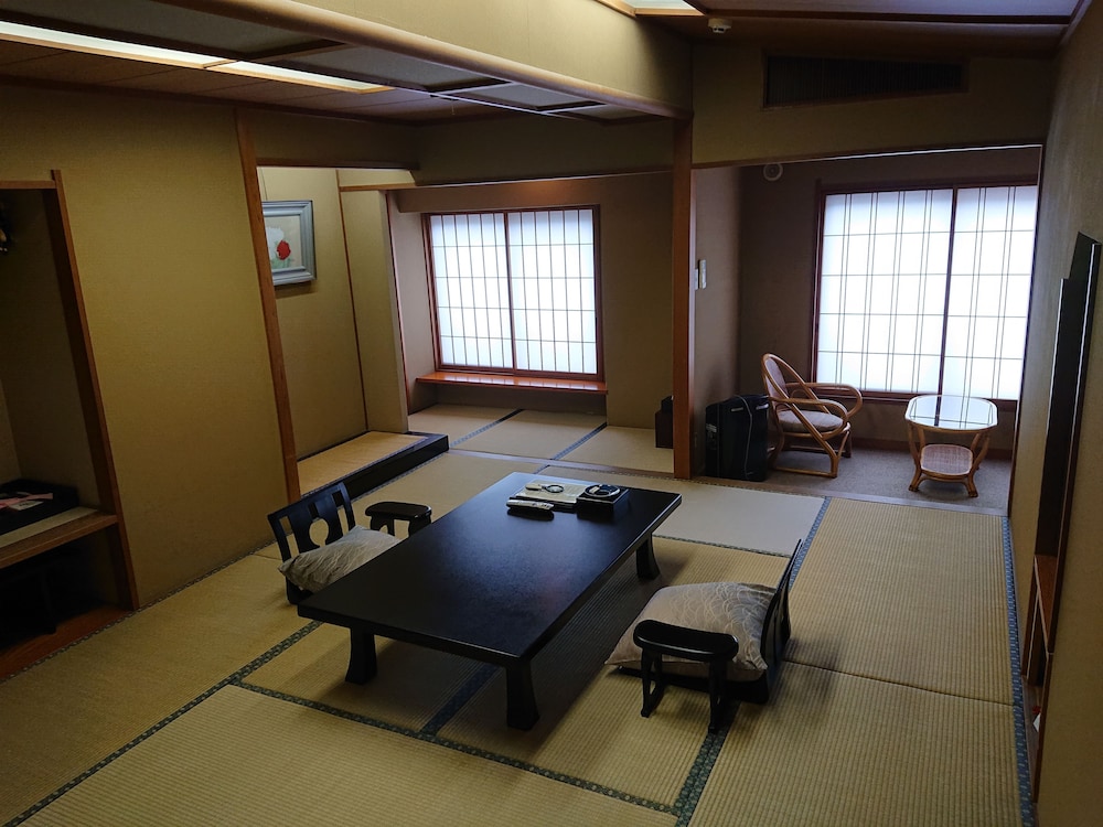Kasuga Hotel 29/47