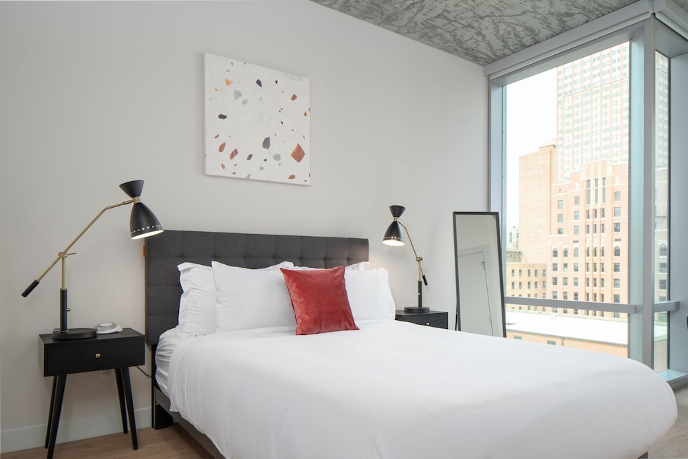 PREMIER, STUDIO, QUEEN BED, KITCHEN