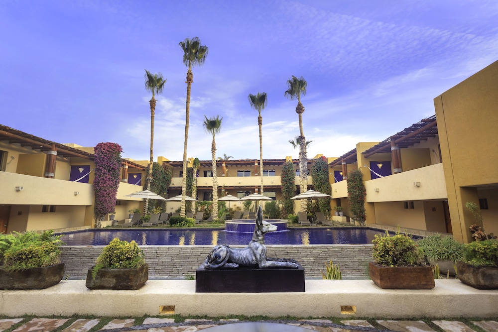Los Patios Hotel 53/57
