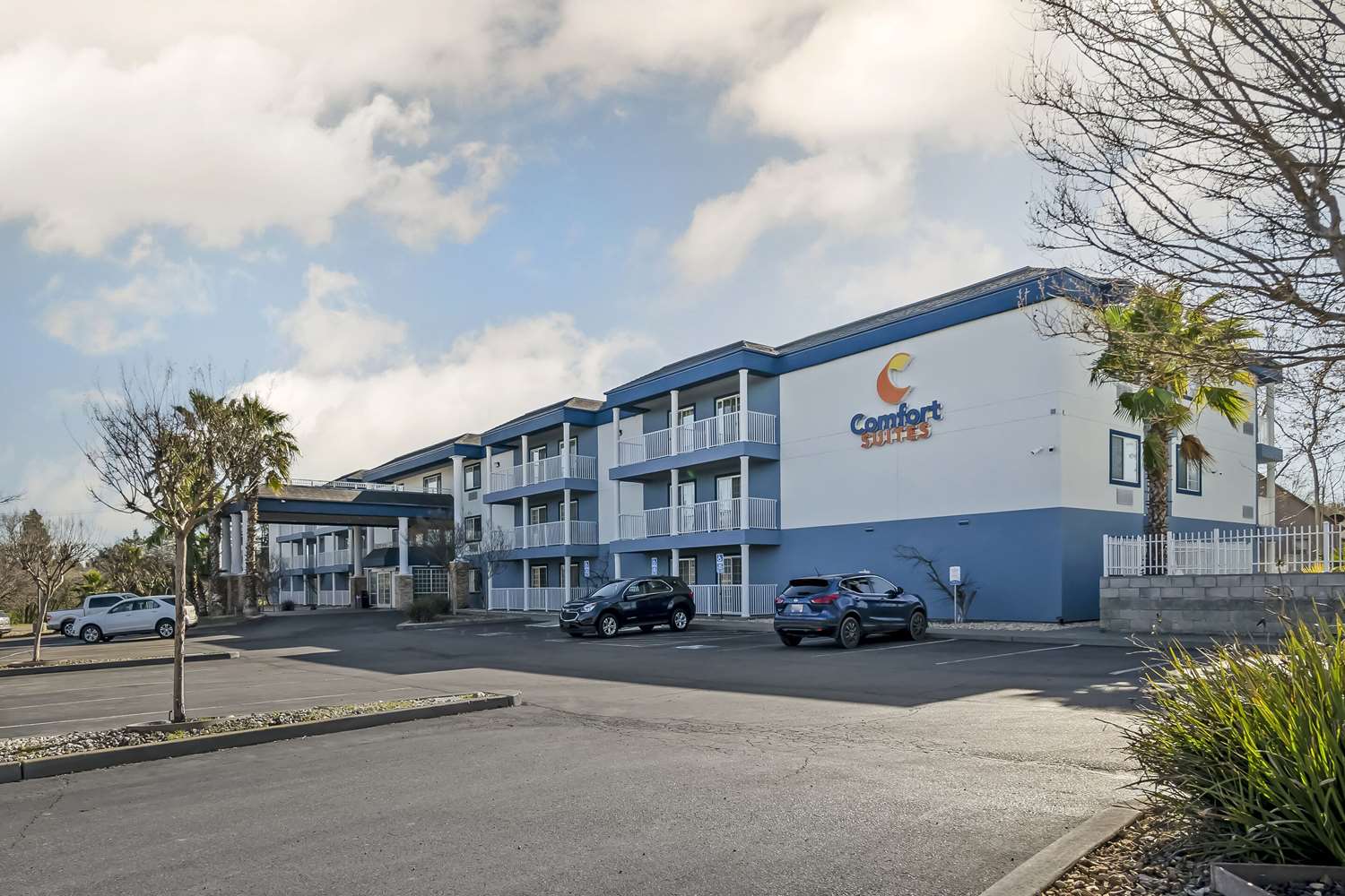 Comfort Suites Red Bluff near I-5 33/34