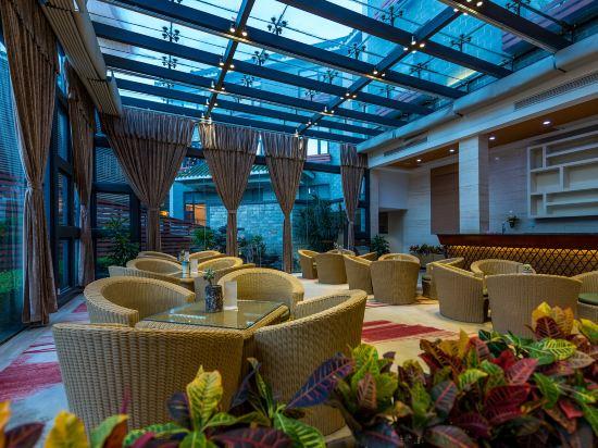 Donghu Grand Hotel 34/49