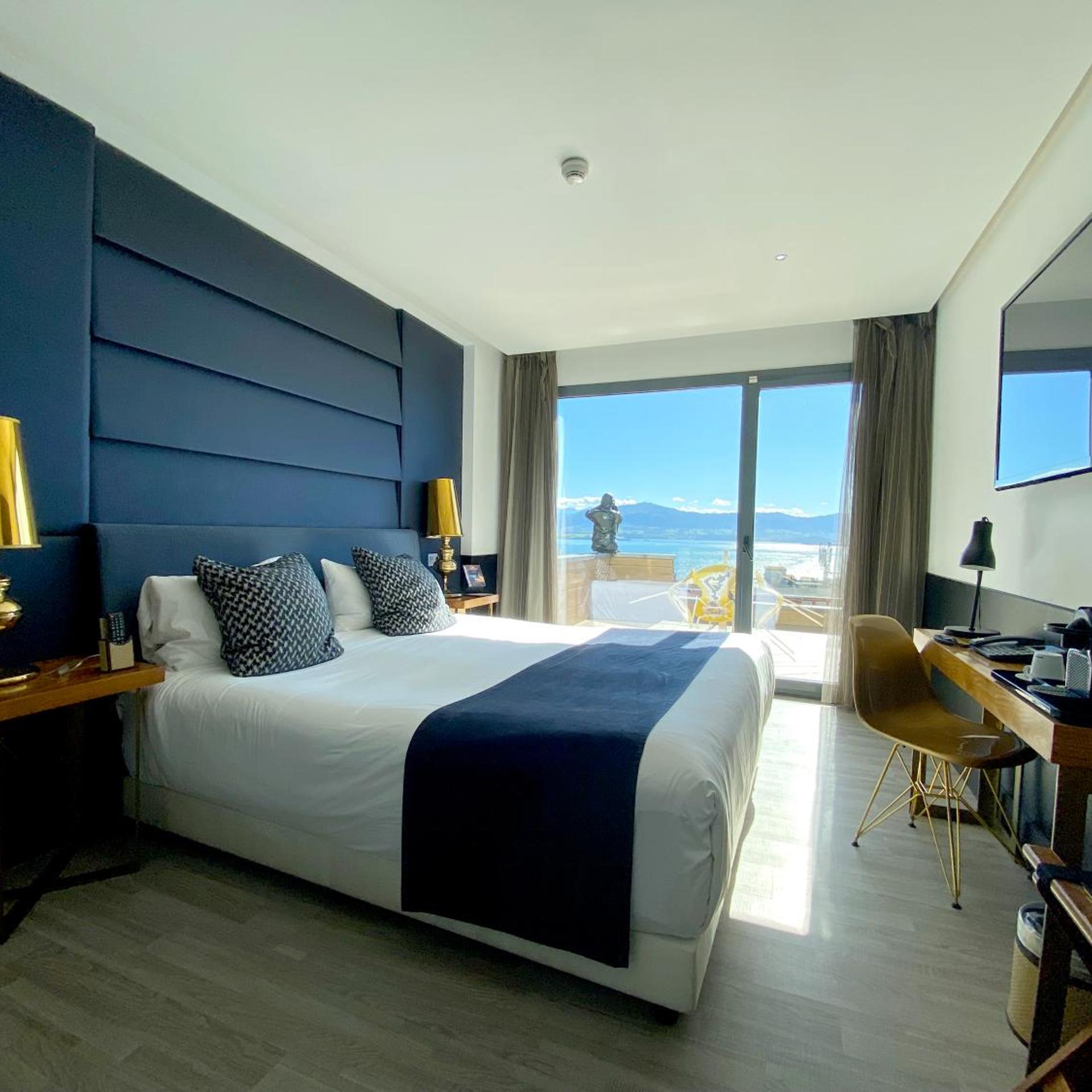 غرفة بسرير مزدوج بشرفة، Hotel Art Santander 2/10