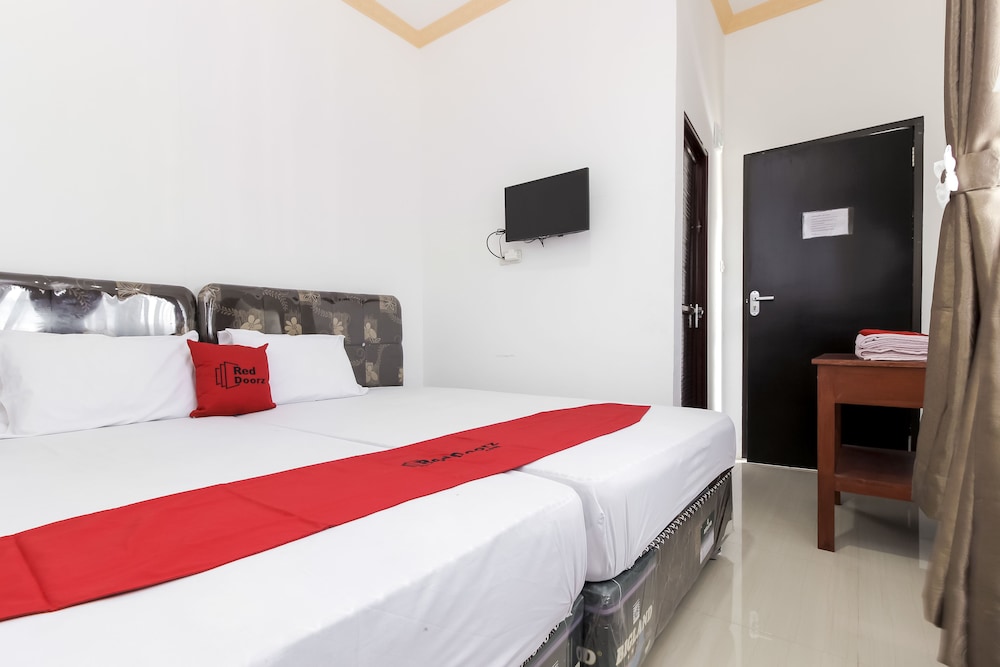 Reddoorz Near Sam Ratulangi Airport 7/23