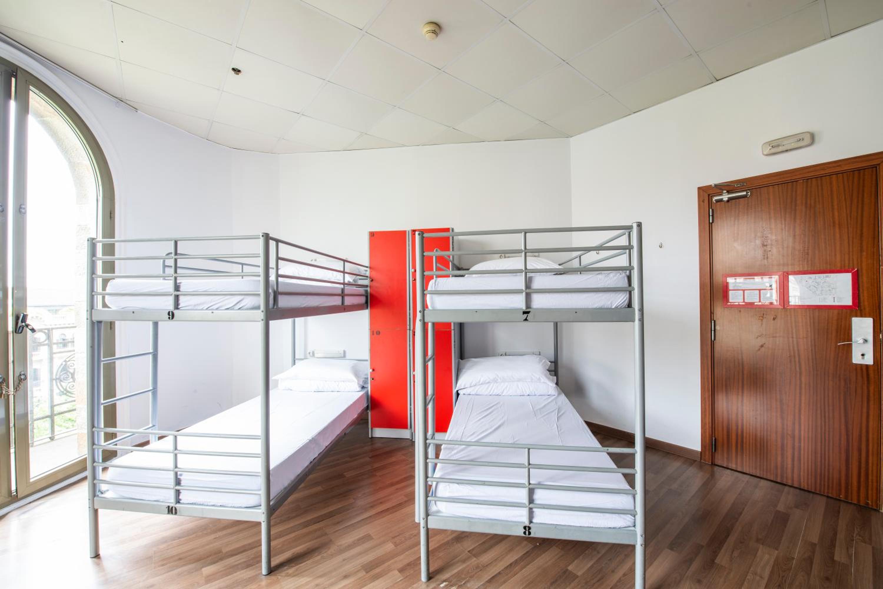 Mixed Dorm, 10 Beds
