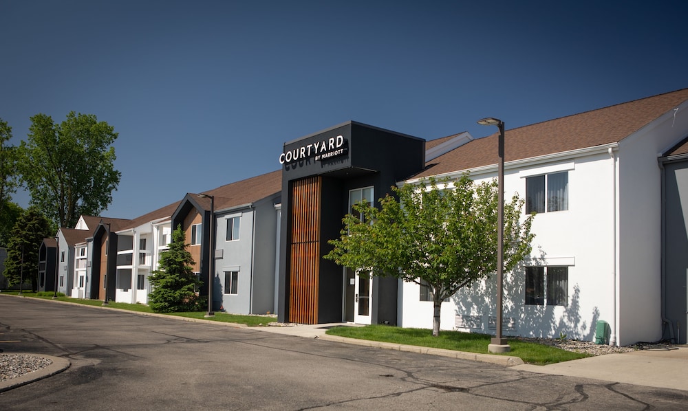Courtyard Lansing