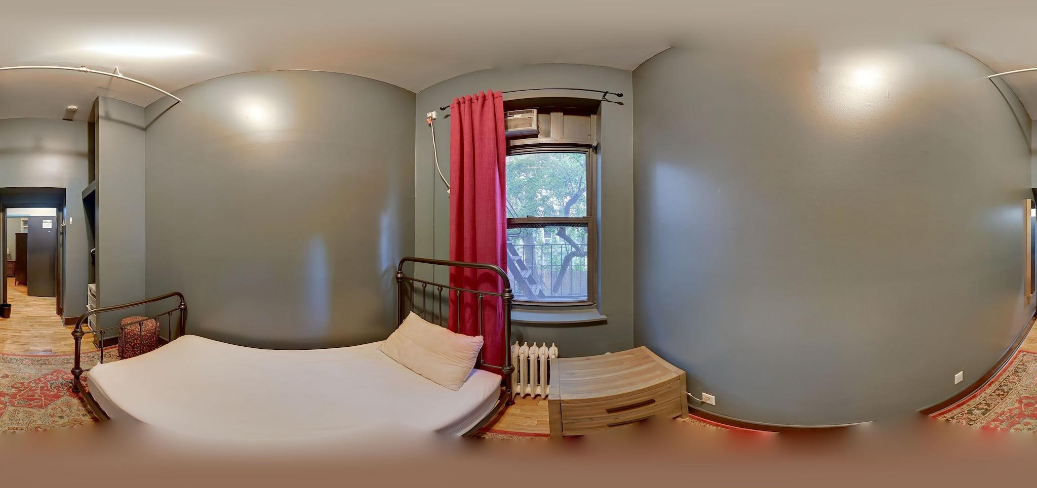 City, Double Bed