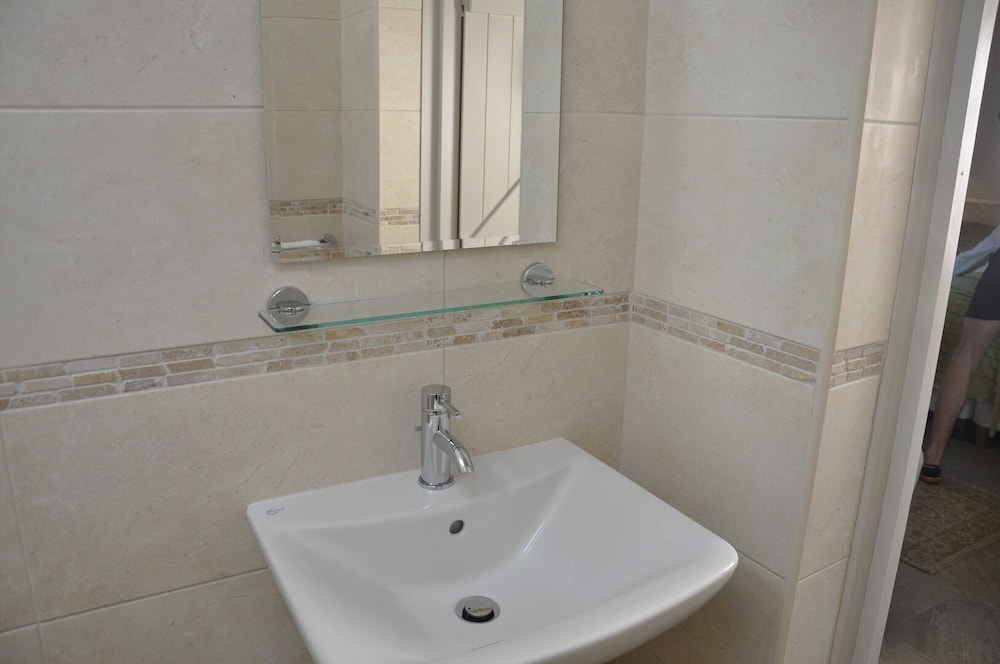 Bridleway Bed And Breakfast 45/50
